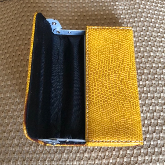 Card Holder - Picture 4 of 5